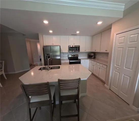 $6,000 | 17626 Gawthrop Drive, Unit 201, Bradenton, FL 34211