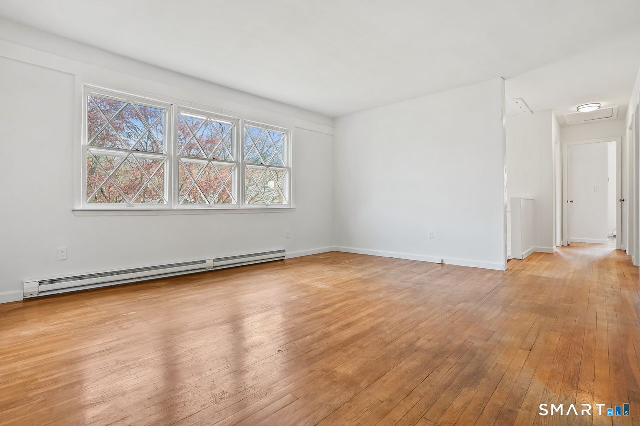 5 Kingswood Road Danbury, CT 06811 - Photo 8 of 36 All freshly & Professionally Painted