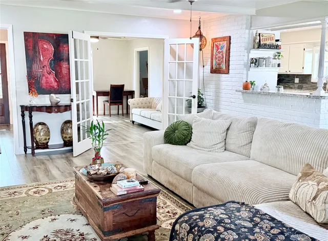 $2,500 | 7146 Bayou Forest Drive, Houston, TX 77088