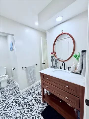 $2,500 | 7146 Bayou Forest Drive, Houston, TX 77088