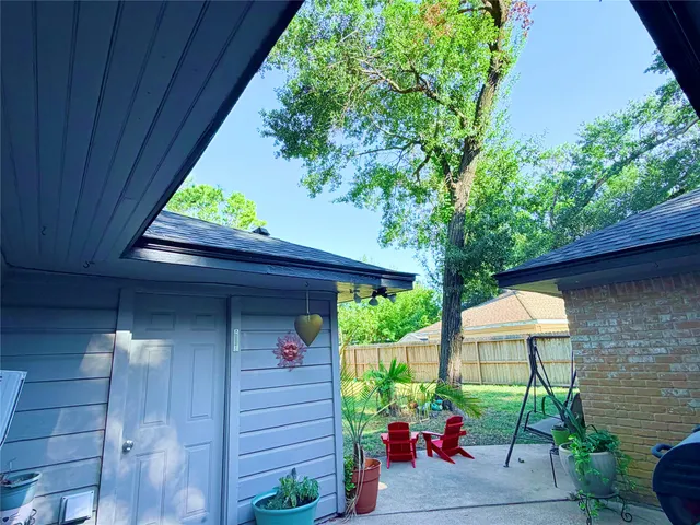 $2,500 | 7146 Bayou Forest Drive, Houston, TX 77088