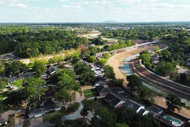 $2,500 | 7146 Bayou Forest Drive, Houston, TX 77088