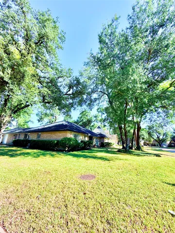 $2,500 | 7146 Bayou Forest Drive, Houston, TX 77088