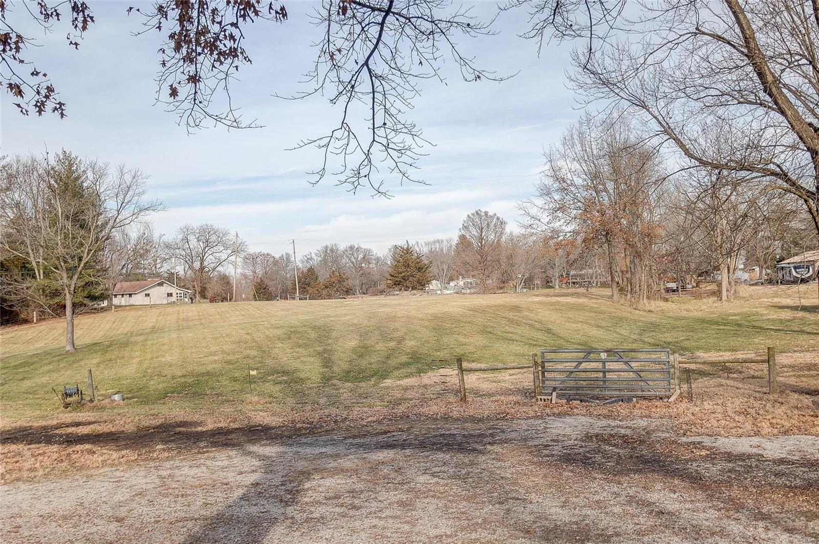 2819 Ranch Trail Road Waterloo, IL 62298 - Photo 32 of 43