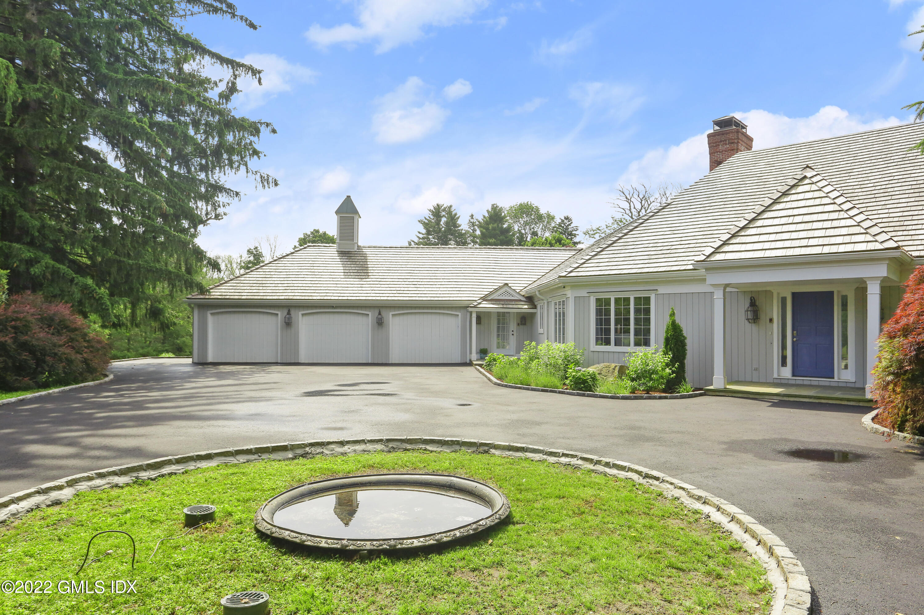 6 Reynwood Manor, Greenwich, CT 06831 Compass