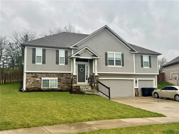 $400,000 | 4010 Stacey Way, St. Joseph, MO 64505
