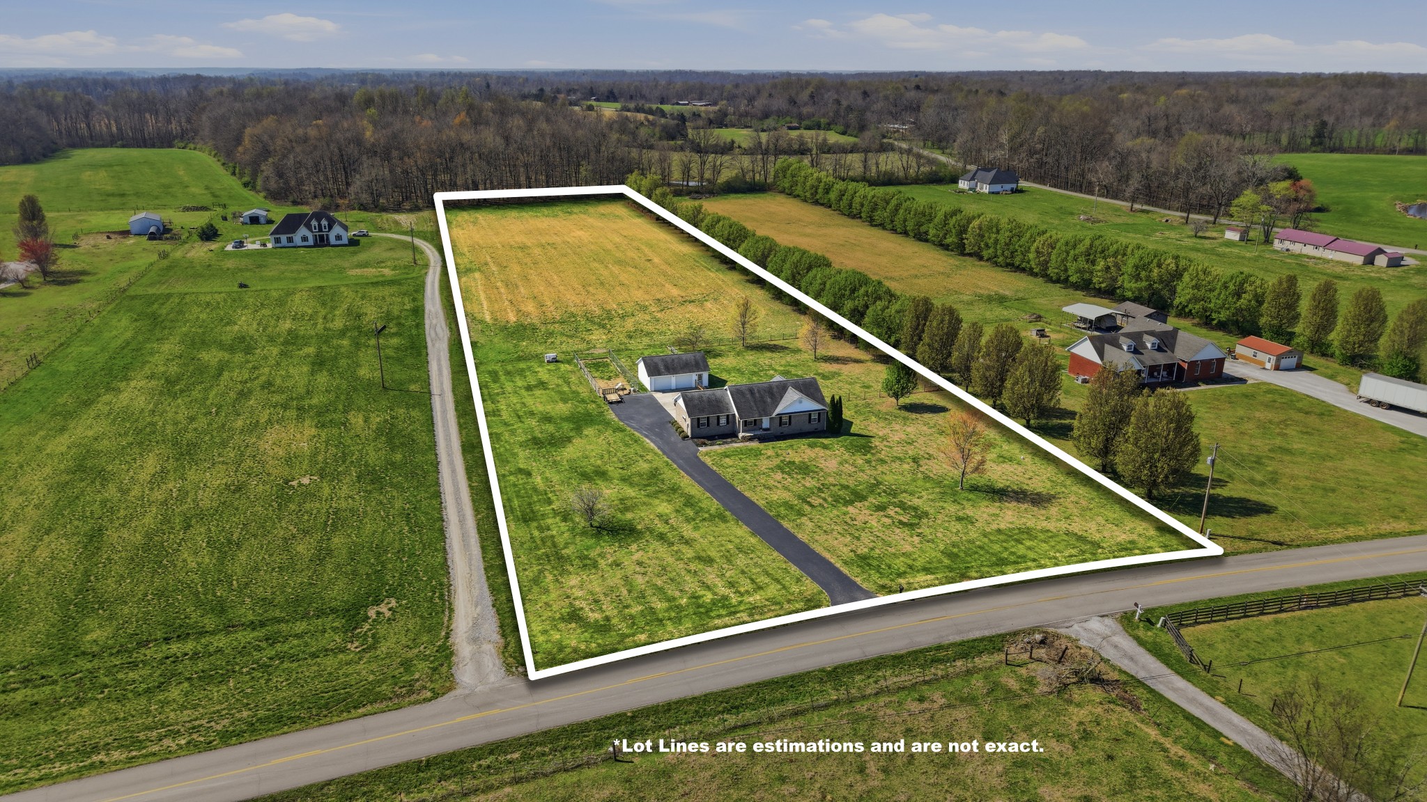 2877 Sixteenth Model Road Manchester, TN 37355 - Photo 5 of 38 a view of a pool