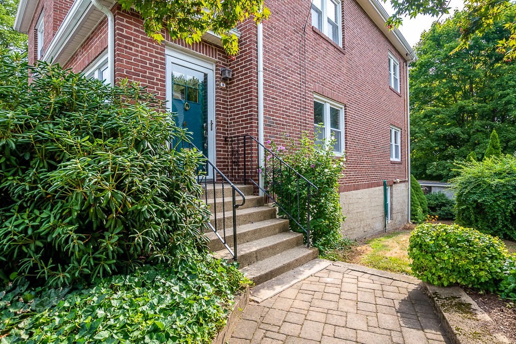 16 Lindale Avenue Dedham, MA 02026 - Photo 5 of 42