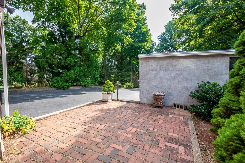 16 Lindale Avenue Dedham, MA 02026 - Photo 7 of 42