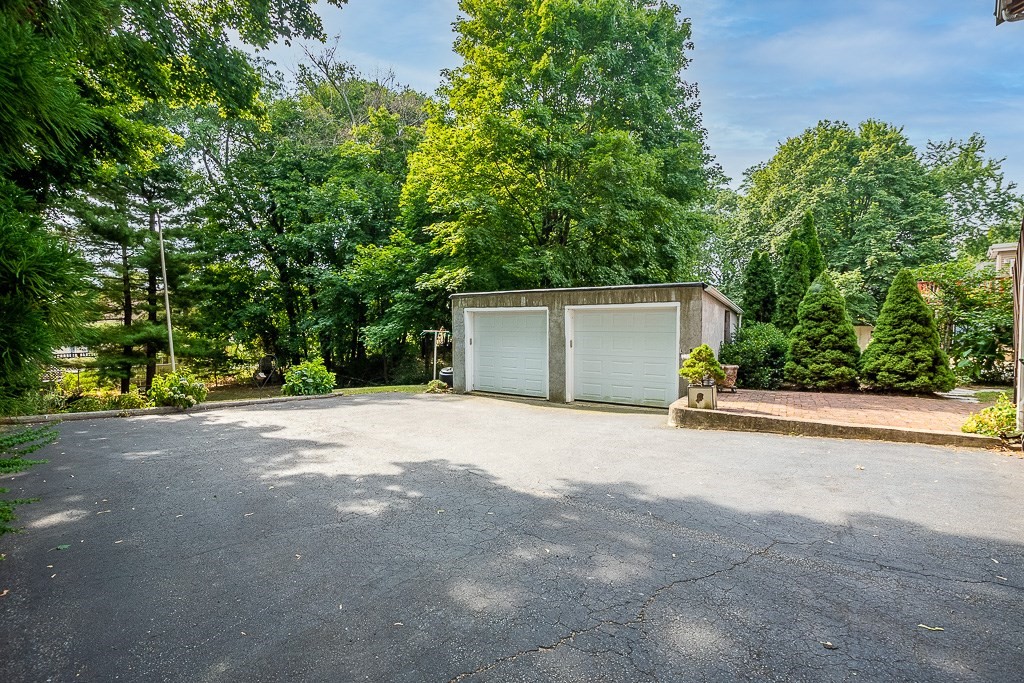 16 Lindale Avenue Dedham, MA 02026 - Photo 8 of 42