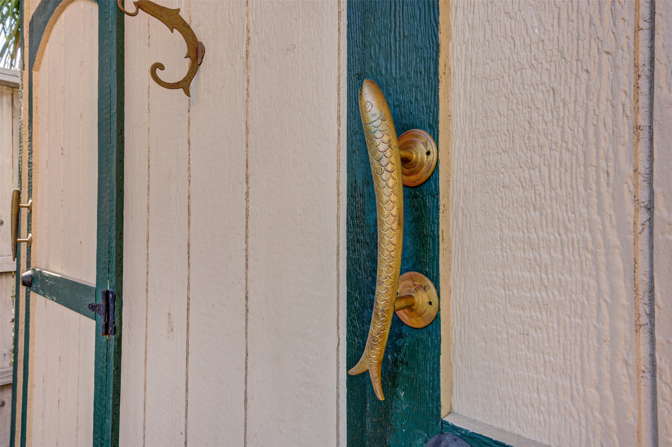 1001 Bomar Street, Unit B Houston, TX 77006 - Photo 18 of 19 Vintage details everywhere