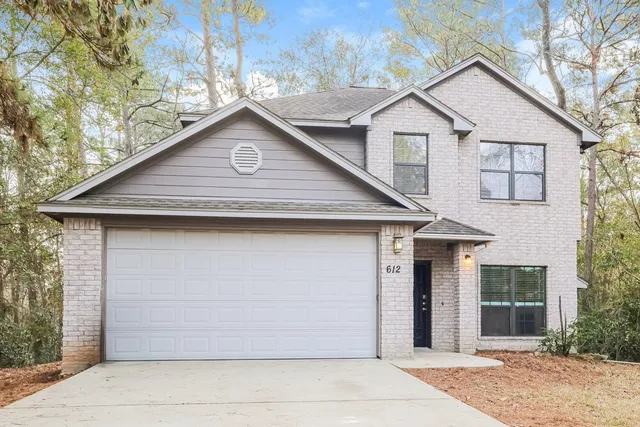 $1,810 | 612 Spruce Drive, Conroe, TX 77302