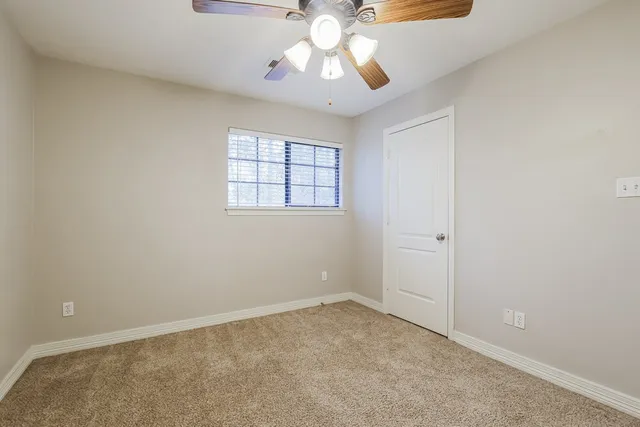 $1,800 | 612 Spruce Drive, Conroe, TX 77302