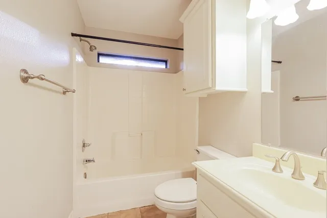 $1,800 | 612 Spruce Drive, Conroe, TX 77302