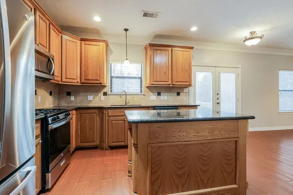 $1,750 | 612 Spruce Drive, Conroe, TX 77302