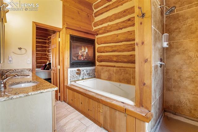 258 Wahsatch Road Florissant, CO 80816 - Photo 18 of 31 Master bath, 5-piece adjoining.