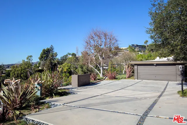 $7,975,000 | 765 North Tigertail Road, Los Angeles, CA 90049