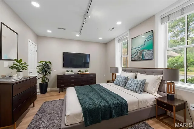 $450,000 | 620 South Benton Avenue, St. Charles, MO 63301