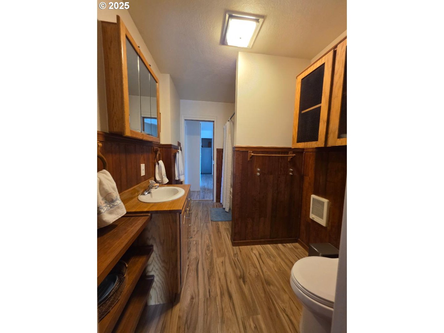 614 Staats Avenue Maupin, OR 97037 - Photo 15 of 39 a bathroom with a sink and a mirror