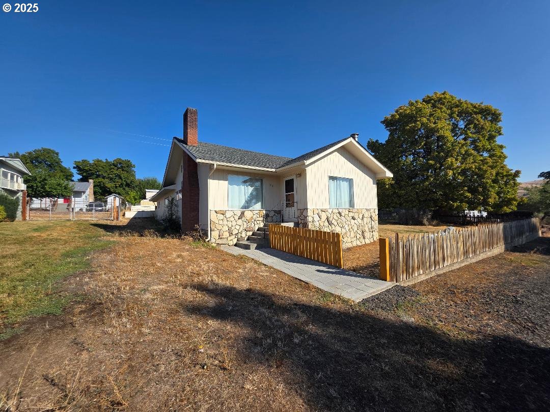 614 Staats Avenue Maupin, OR 97037 - Photo 2 of 39 a view of house with yard and entertaining space