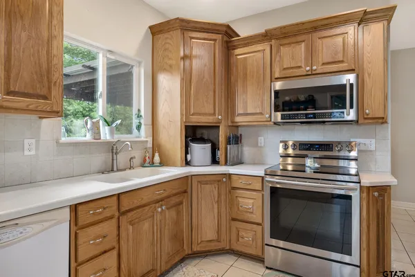 $330,000 | 16783 County Road 2143, Troup, TX 75789