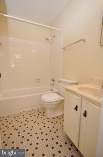 9853 Natick Road Burke, VA 22015 - Photo 21 of 24 Master Bath