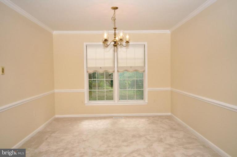 9853 Natick Road Burke, VA 22015 - Photo 5 of 24 Dining Room