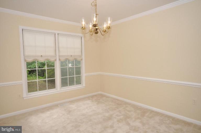 9853 Natick Road Burke, VA 22015 - Photo 6 of 24 Dining Room #2