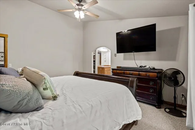 $1,000,000 | 438 Berry Hill, Cocolalla, ID 83813