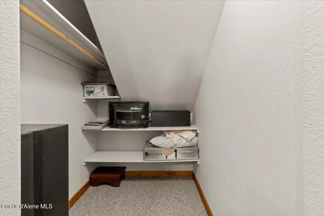 $1,000,000 | 438 Berry Hill, Cocolalla, ID 83813