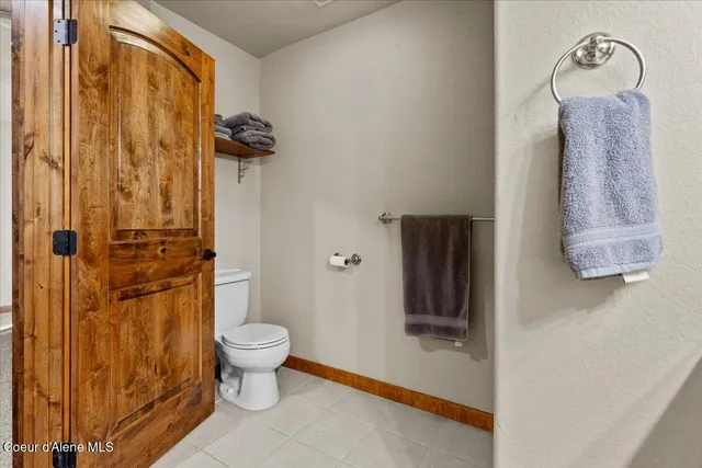 $1,000,000 | 438 Berry Hill, Cocolalla, ID 83813