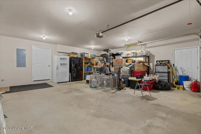 $1,000,000 | 438 Berry Hill, Cocolalla, ID 83813