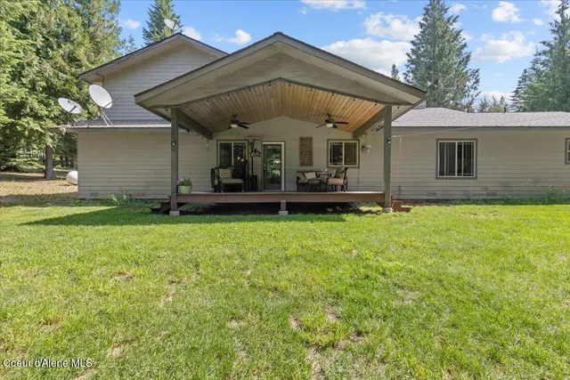 $1,000,000 | 438 Berry Hill, Cocolalla, ID 83813