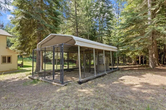 $1,000,000 | 438 Berry Hill, Cocolalla, ID 83813