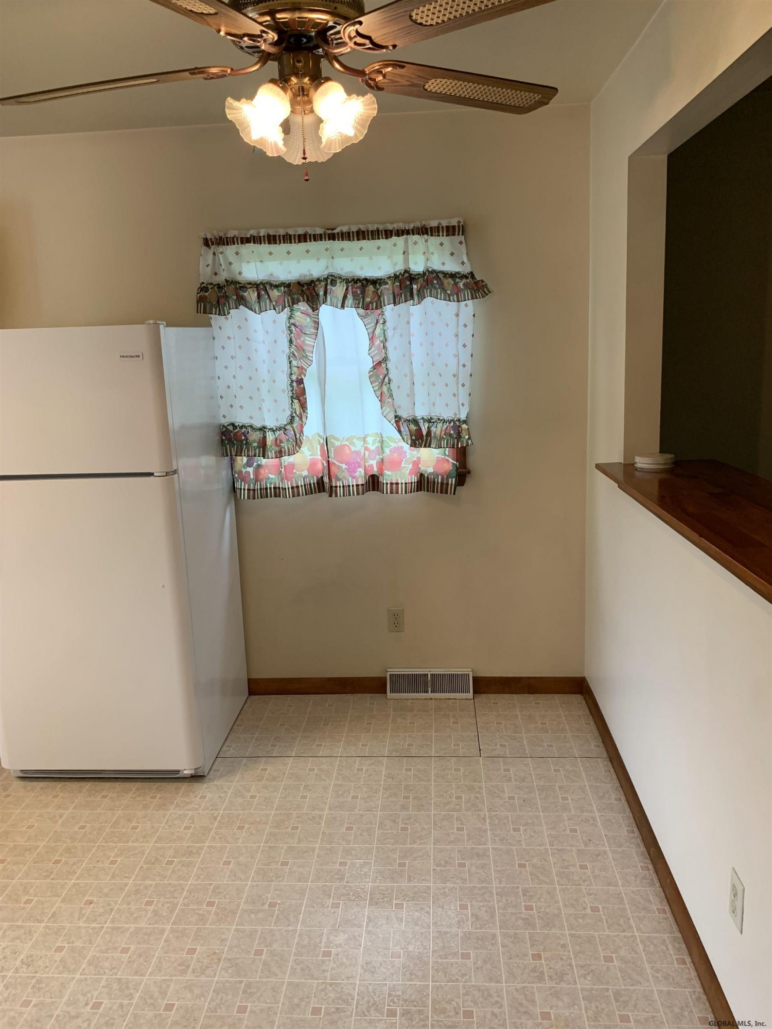 119 Dunsbach Road, Unit 2 (REAR) Halfmoon, NY 12065 - Photo 6 of 12 Photo 6