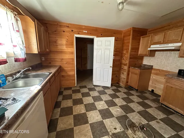 $115,000 | 921 Winchester Avenue, Middlesboro, KY 40965