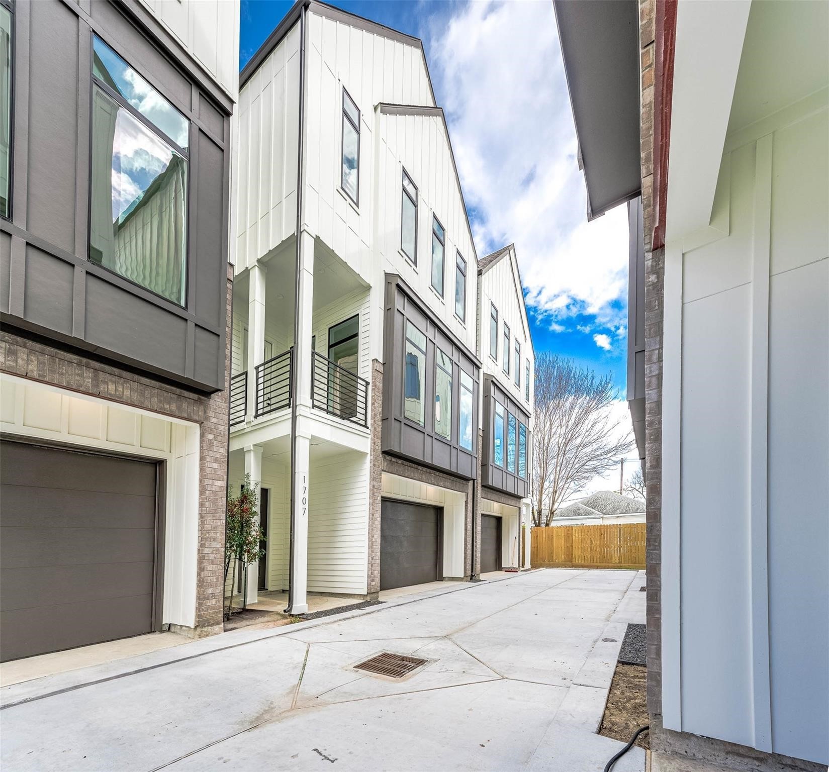 1705 Milby Street Houston, TX 77003 - Photo 11 of 12 a view of a building entrance
