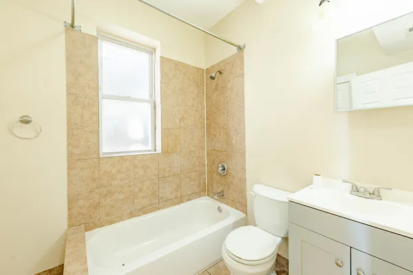 $1,800 | 1105 South Richmond Street, Unit 2, Chicago, IL 60612