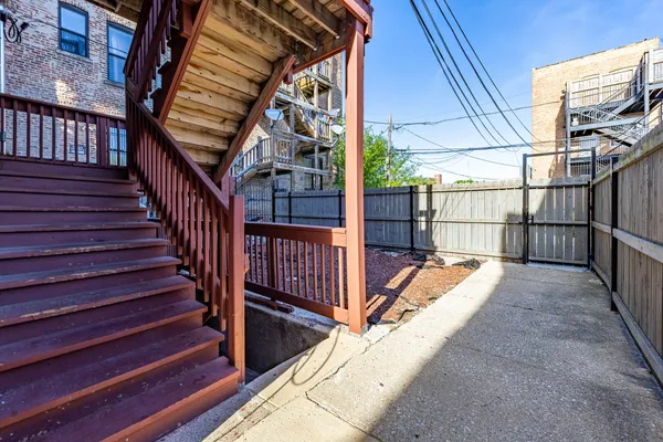 $1,800 | 1105 South Richmond Street, Unit 2, Chicago, IL 60612