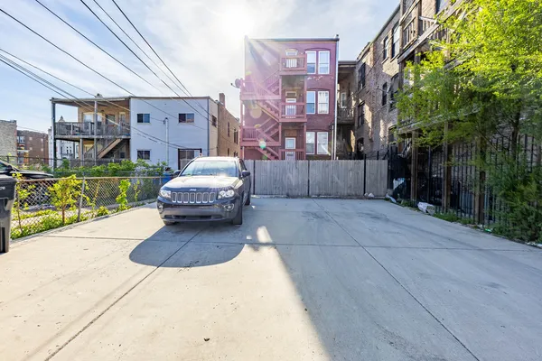 $1,800 | 1105 South Richmond Street, Unit 2, Chicago, IL 60612