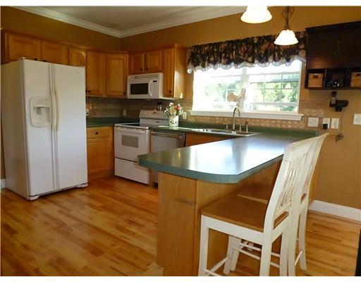 14 Straw Road Gorham, ME 04038 - Photo 2 of 17 Kitchen.