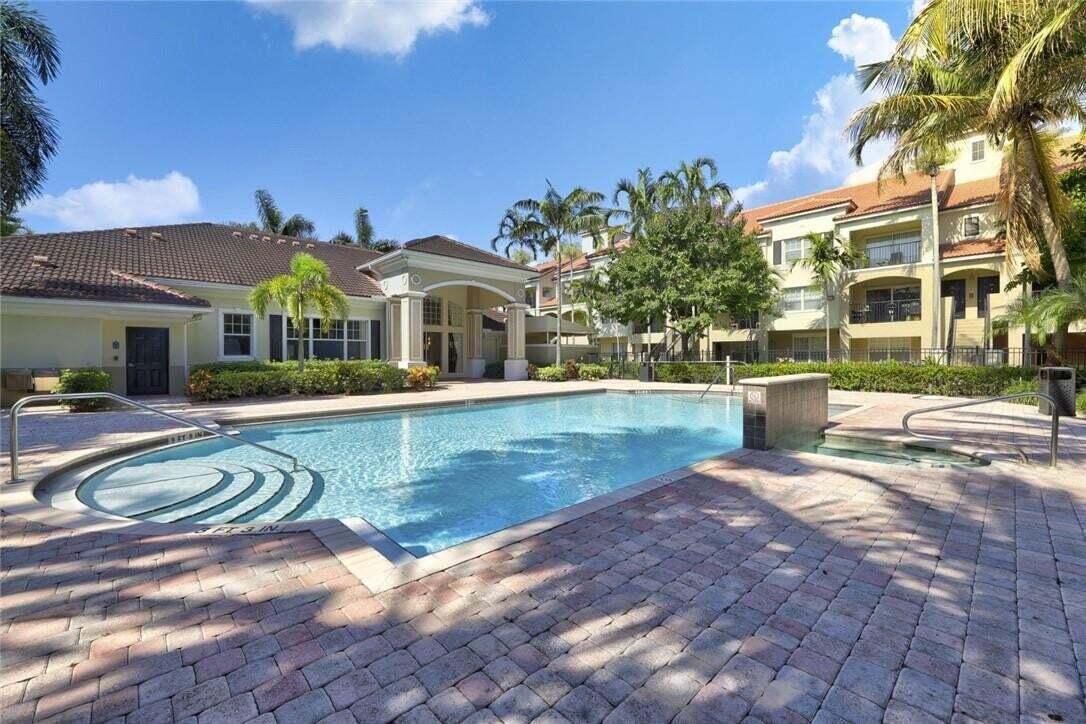 5820 West Sample Road, Unit 305 Coral Springs, FL 33067 - Photo 24 of 29 Pool