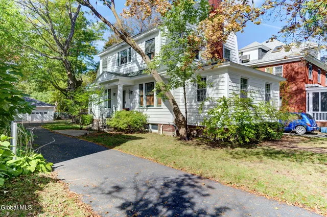 $319,000 | 1053 Brierwood Boulevard, Schenectady, NY 12308