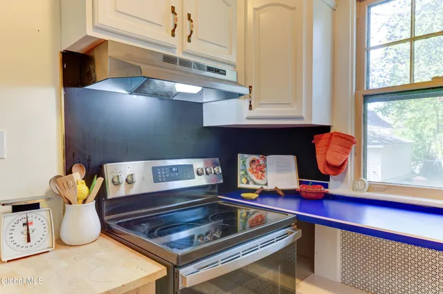 $319,000 | 1053 Brierwood Boulevard, Schenectady, NY 12308