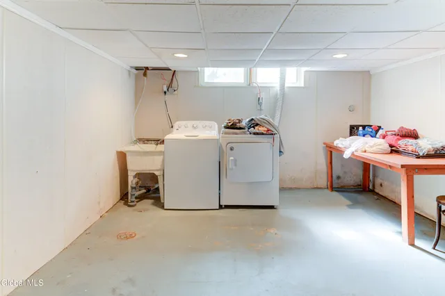 $319,000 | 1053 Brierwood Boulevard, Schenectady, NY 12308