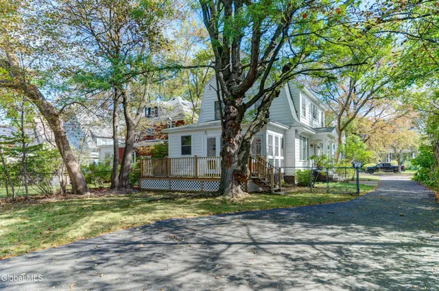 $319,000 | 1053 Brierwood Boulevard, Schenectady, NY 12308