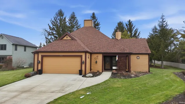 $385,000 | 521 Stockade Drive, Fort Wayne, IN 46825