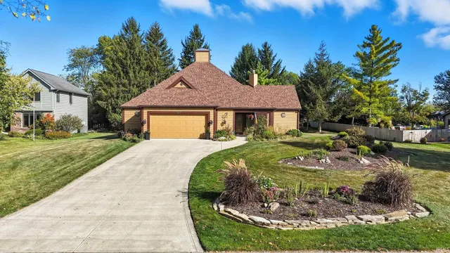 $385,000 | 521 Stockade Drive, Fort Wayne, IN 46825