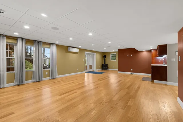 $1,925,000 | 38 Wisteria Drive, Dover, NH 03820