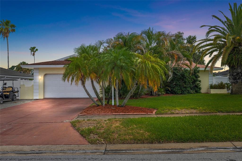 1070 McCarty Street Dunedin, FL 34698 - Photo 1 of 59